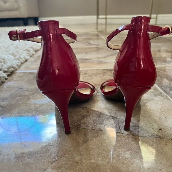 Red heels - Picture 3 of 4